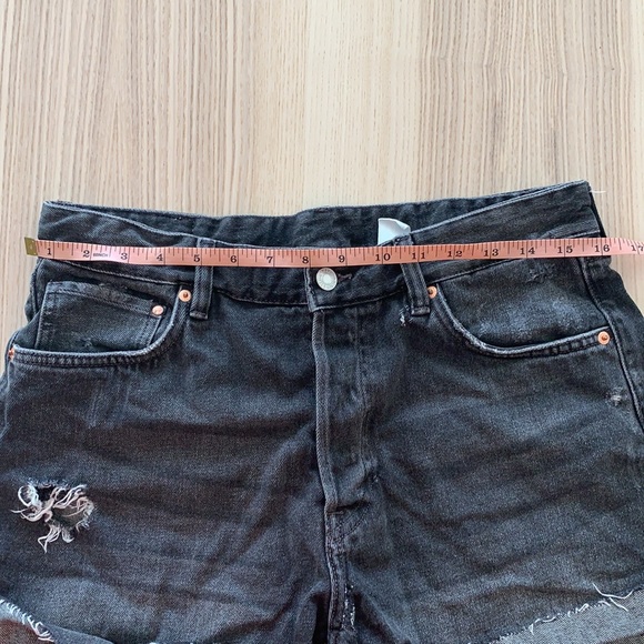 H&M Denim faded black jean shorts - Picture 5 of 7